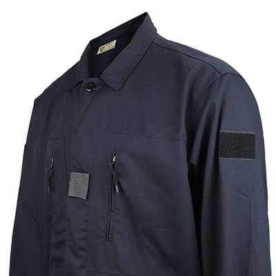 Vertikale Brusttaschen der dunkelblauen Armeeuniform