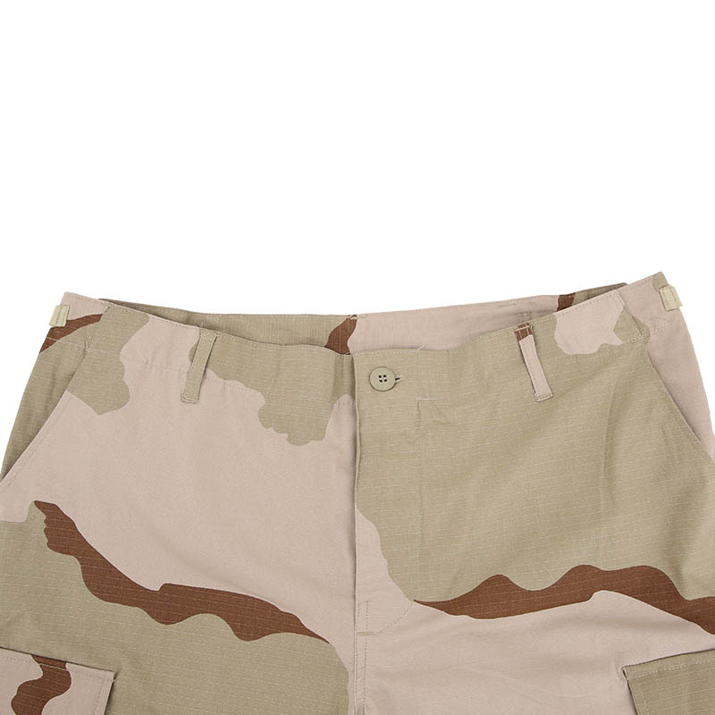 Armeeuniform BDU Knopfleiste