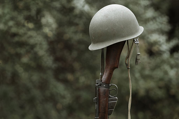 Hersteller von Militärhelmen
